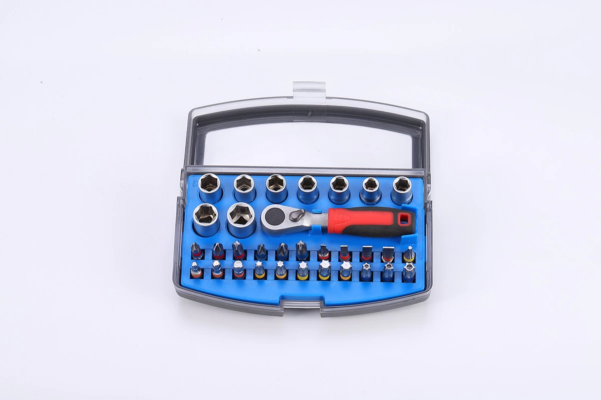 32pc  Socket & Ratchet Bit Set