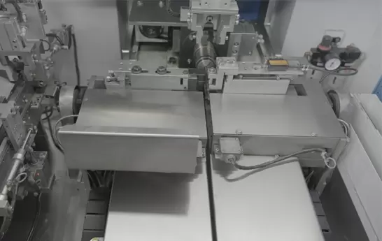 Fully automatic forming lathe for screwdriver bits